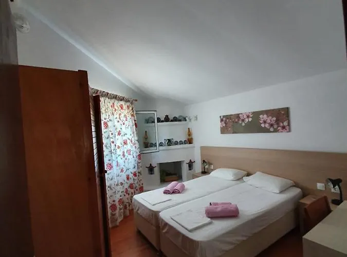 Dionisos Studios And Apts Skiathos