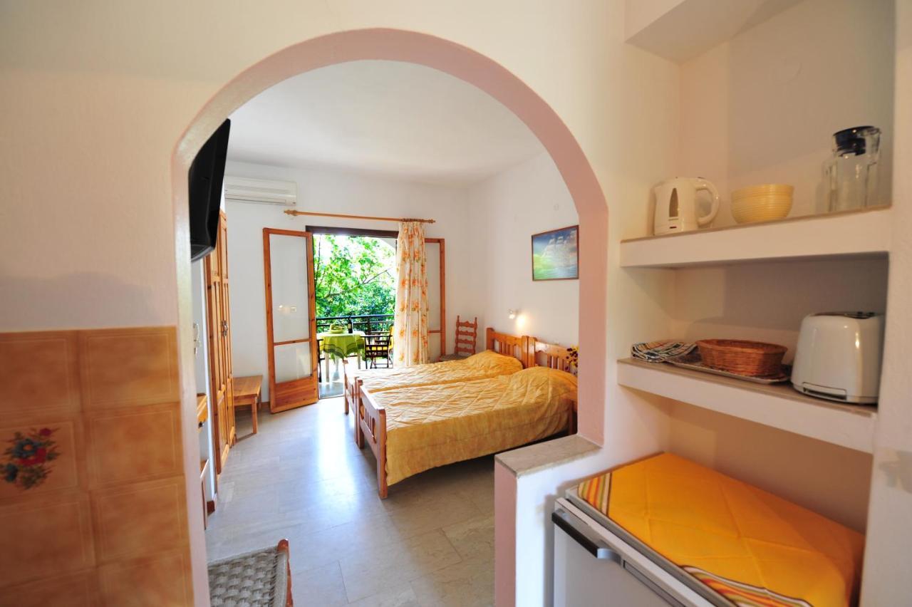 Aparthotel Dionisos And Apts Skiathos Koukounaries